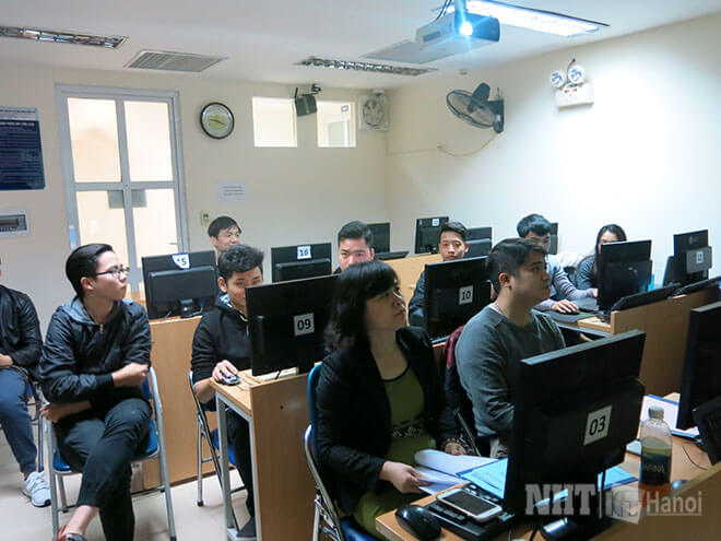 Lớp CP13 bảo vệ đồ án cuối kỳ-5