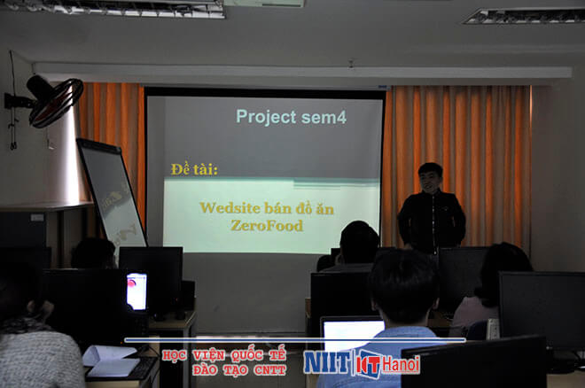 Lớp CP12 bảo vệ đồ án cuối kỳ IV-1