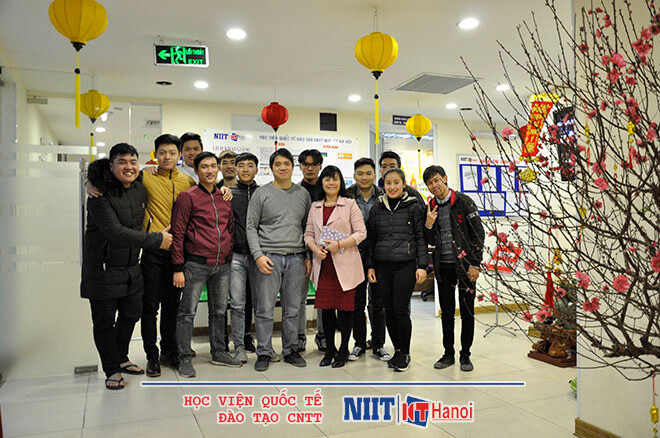 Lớp CP12 bảo vệ đồ án cuối kỳ IV-7