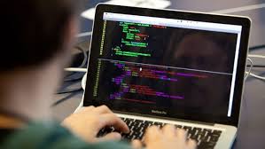 Nữ lập trình viên gốc Việt tạo ứng dụng hạn chế quảng cáo trên Facebook