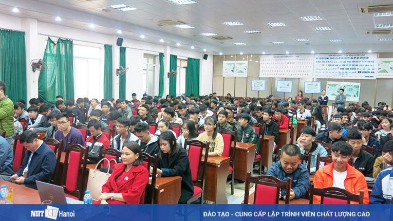 [NIIT-ICT Hà Nội] Tham dự hội thảo hướng nghiệp trong kỷ nguyên 4.0 tại trường đại học CN-GTVT