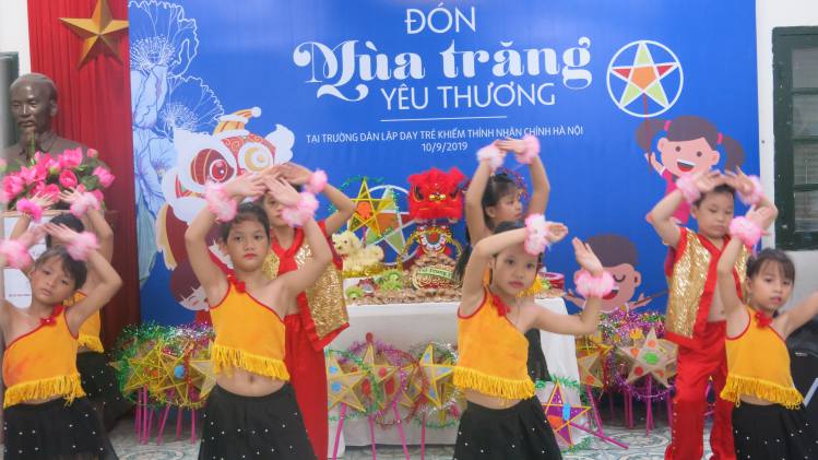 Đón Mùa Trăng Yêu Thương