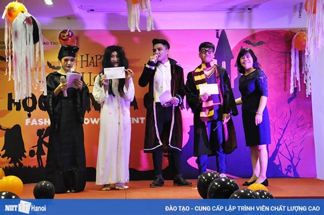 Đêm Halloween với chủ đề Học viện ma quái 