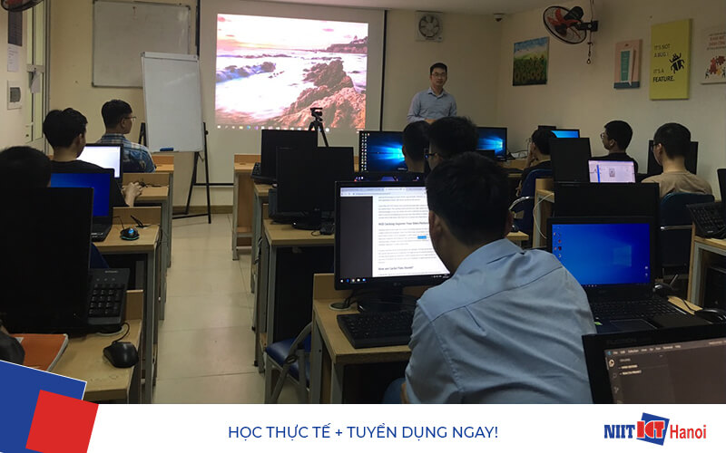 Khai giảng Khóa học Front End với React JS 04/2021