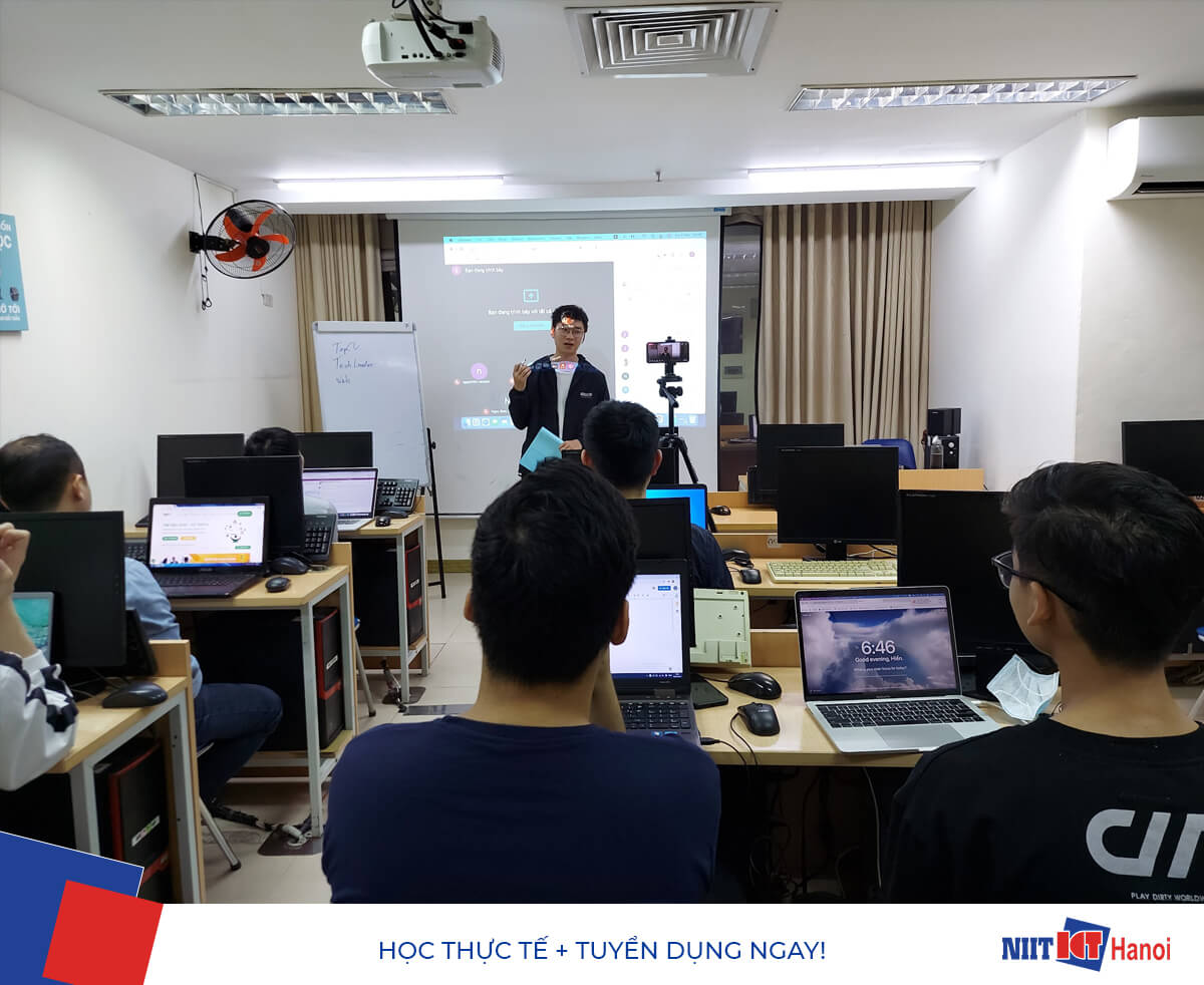 Khai giảng Khóa học Lập trình Python 03 2021