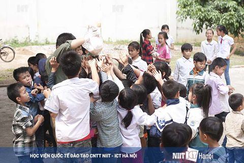 Thiện nguyện Suối Bàng, Vân Hồ, Sơn La Tháng 3 năm 2018